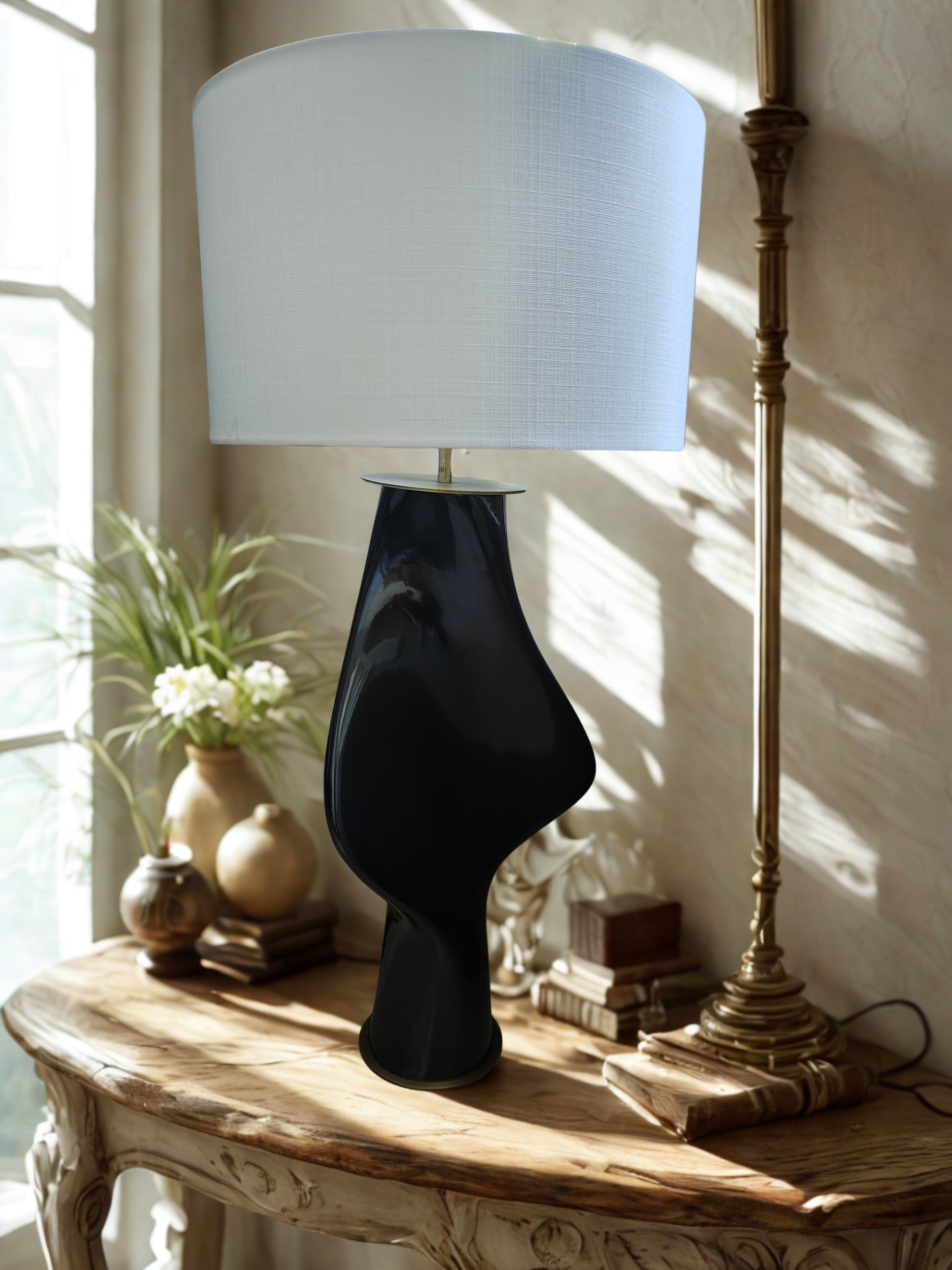 Concerto Lamp with Round Lampshade