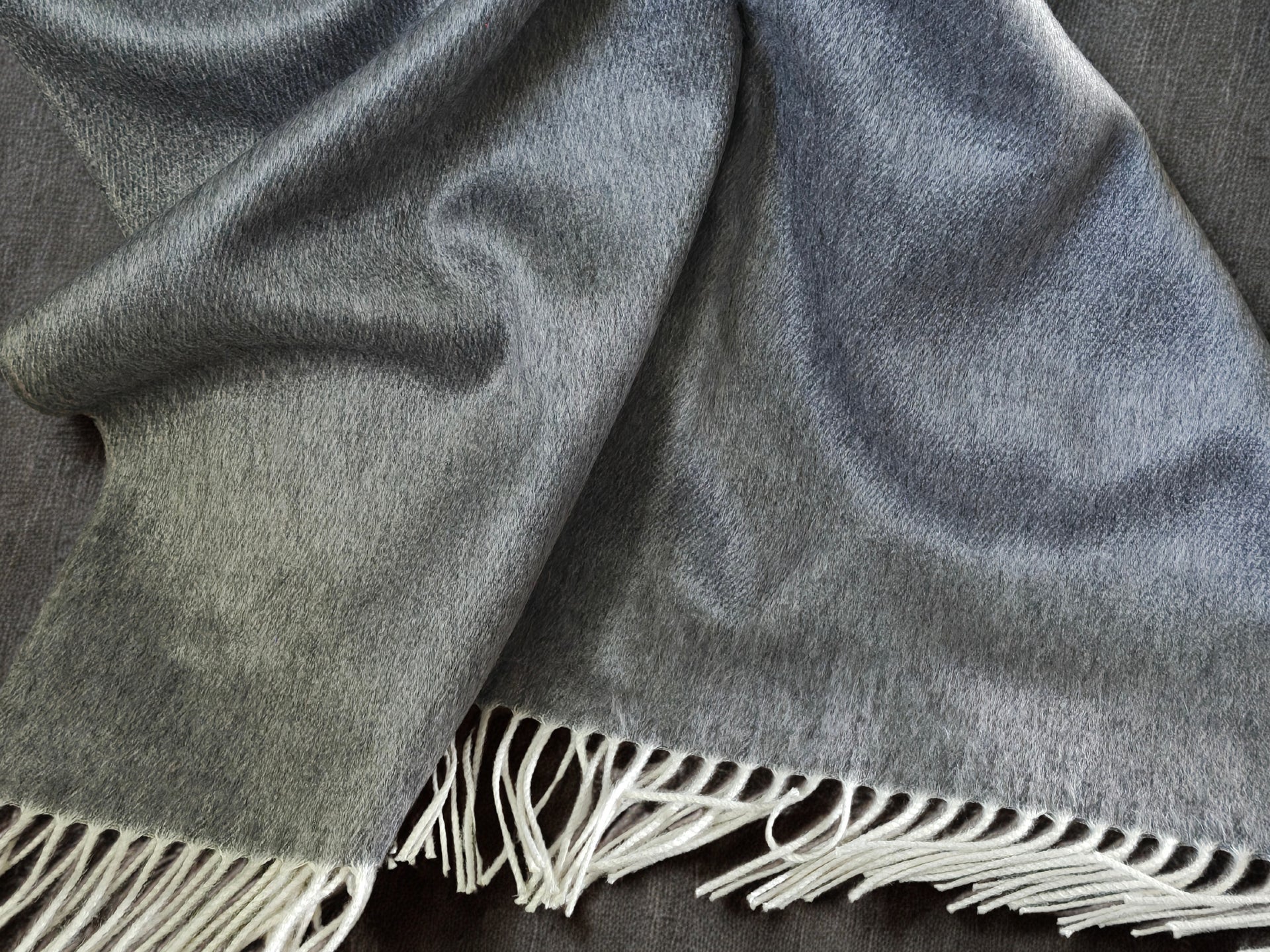 Happy Wool Dark Grey Cashmere Throw